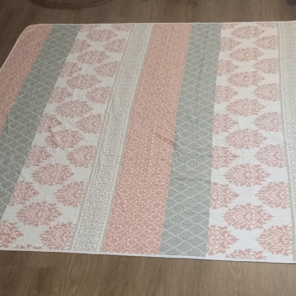 Quilt Set - Picture 3 of 3